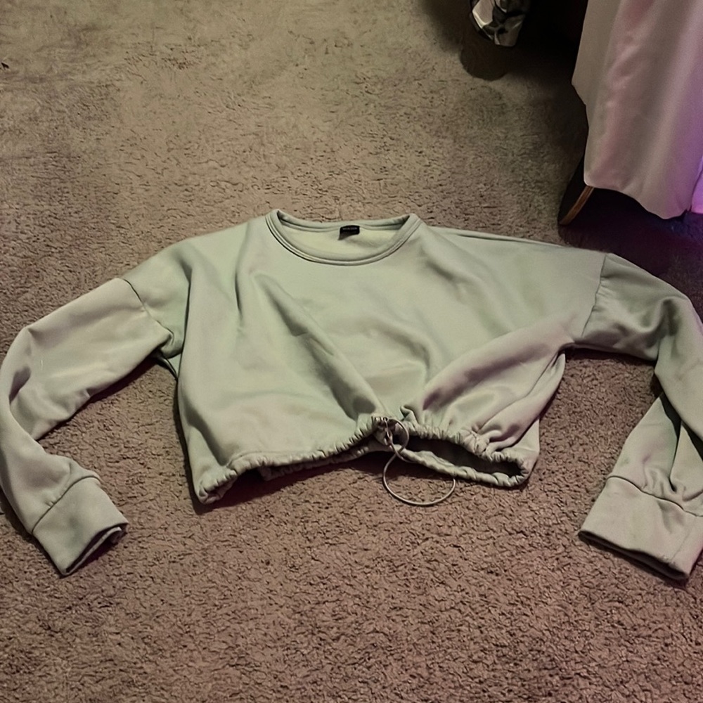Long sleeved crop top